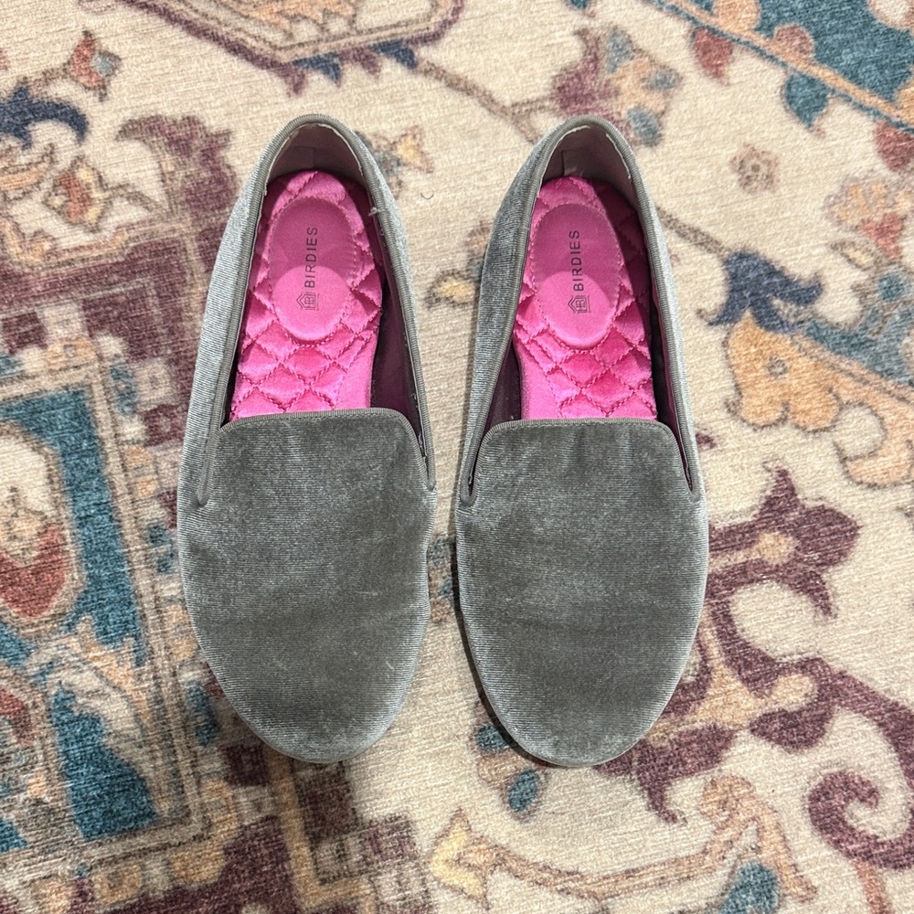• Birdies • Women’s Starling Silver Velvet Slip On Shoes Gray
6.5 - Picture 2 of 5